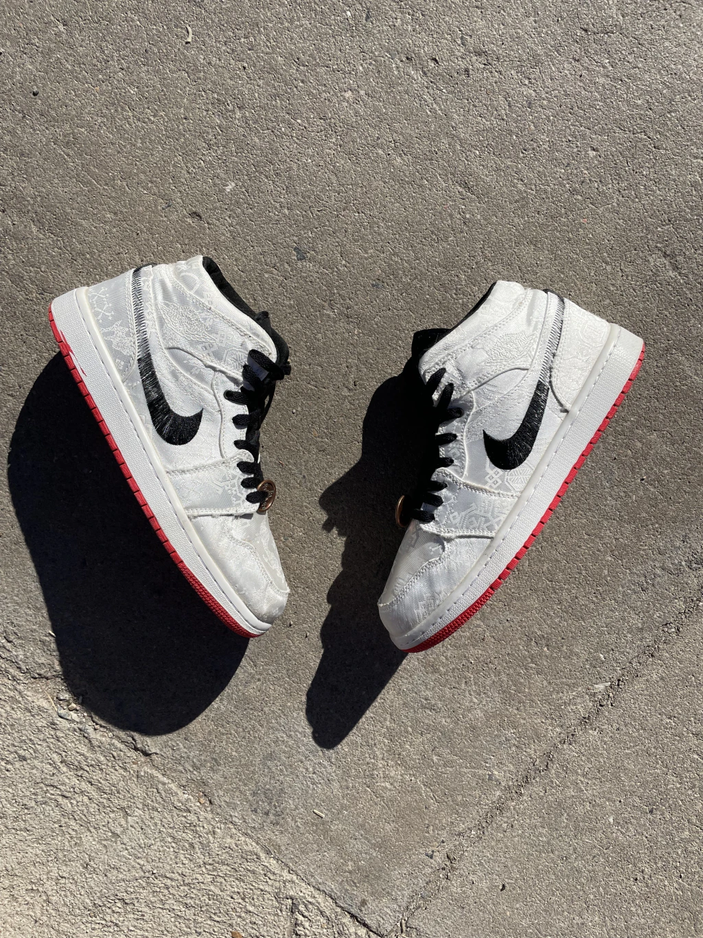 Air Jordan 1 mid SE Fearless edison chen